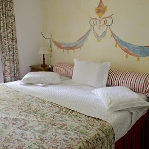 Romantic King Room